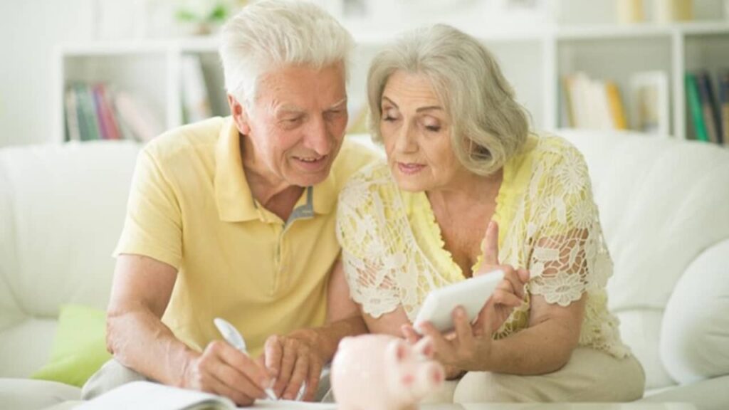 Combien faut-il avoir de côté à 60 ans en France ?