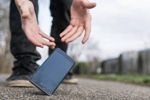 De l'écran fissuré à l'iPhone XR comme neuf en quelques gestes