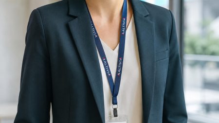 Comment intégrer le tour de cou personnalisé dans une stratégie de communication B2B ? tour cou personnalise