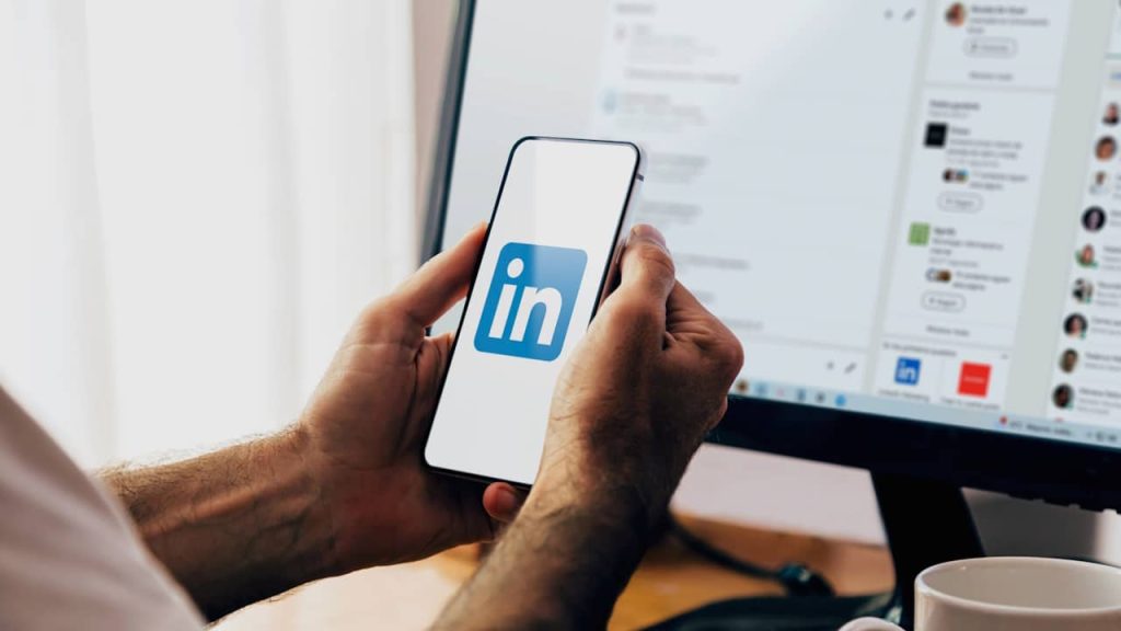 Growth B2B sur LinkedIn : quelles sont les meilleures astuces pour prospecter ? Growth B2B sur LinkedIn : quelles sont les meilleures astuces pour prospecter ?